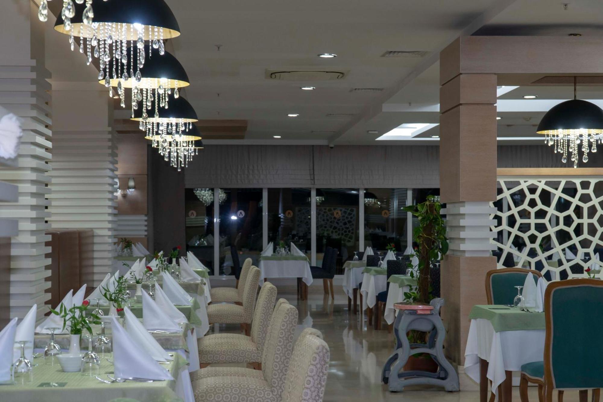Adalya Ocean Deluxe Hotel Side Exterior photo