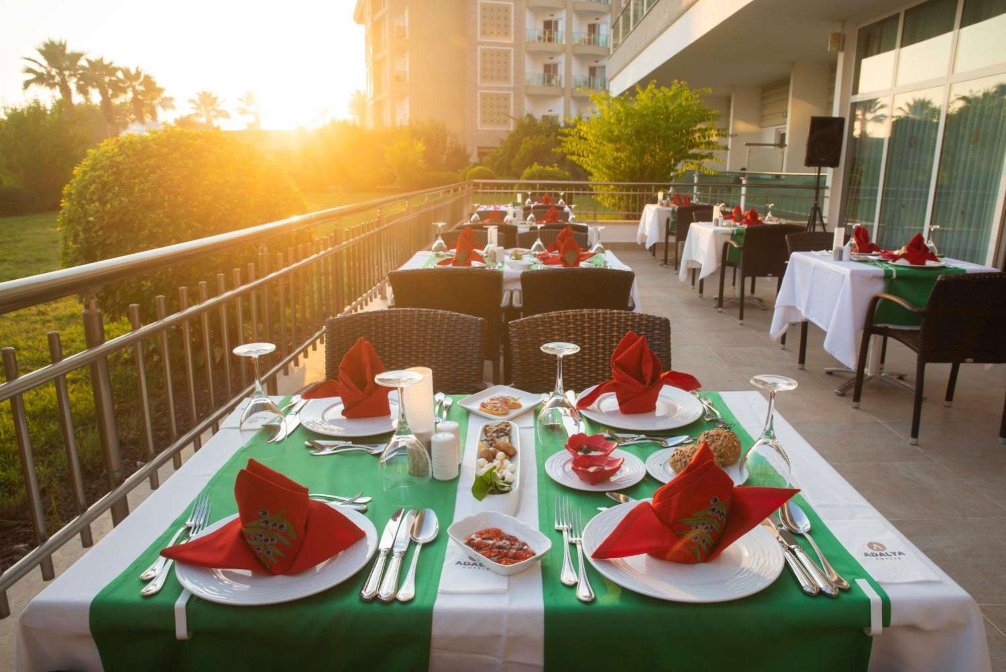 Adalya Ocean Deluxe Hotel Side Exterior photo