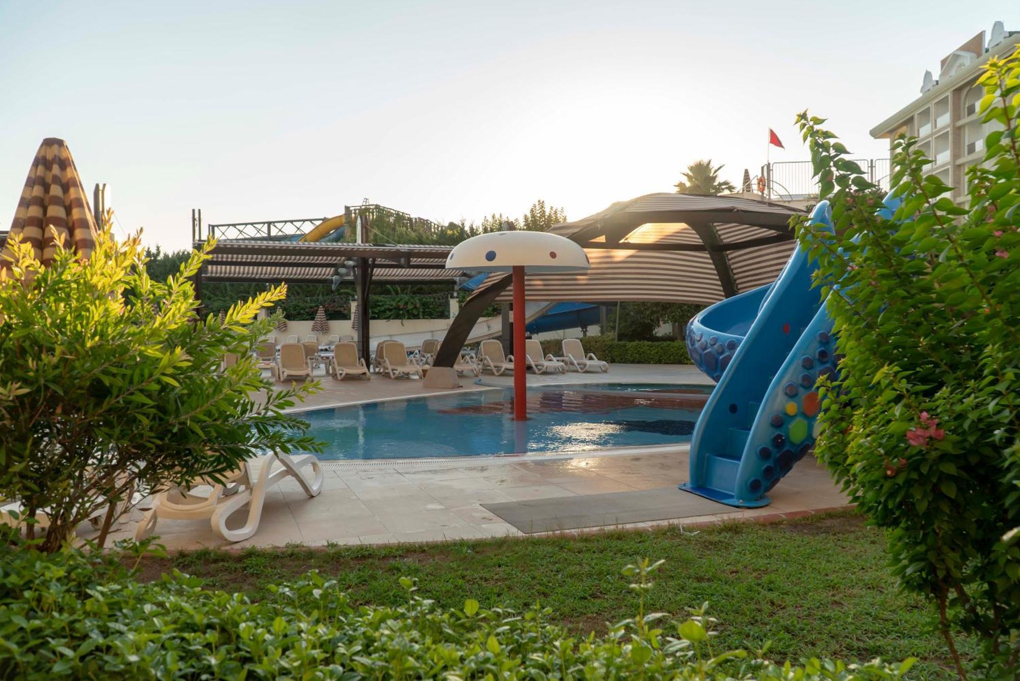 Adalya Ocean Deluxe Hotel Side Exterior photo