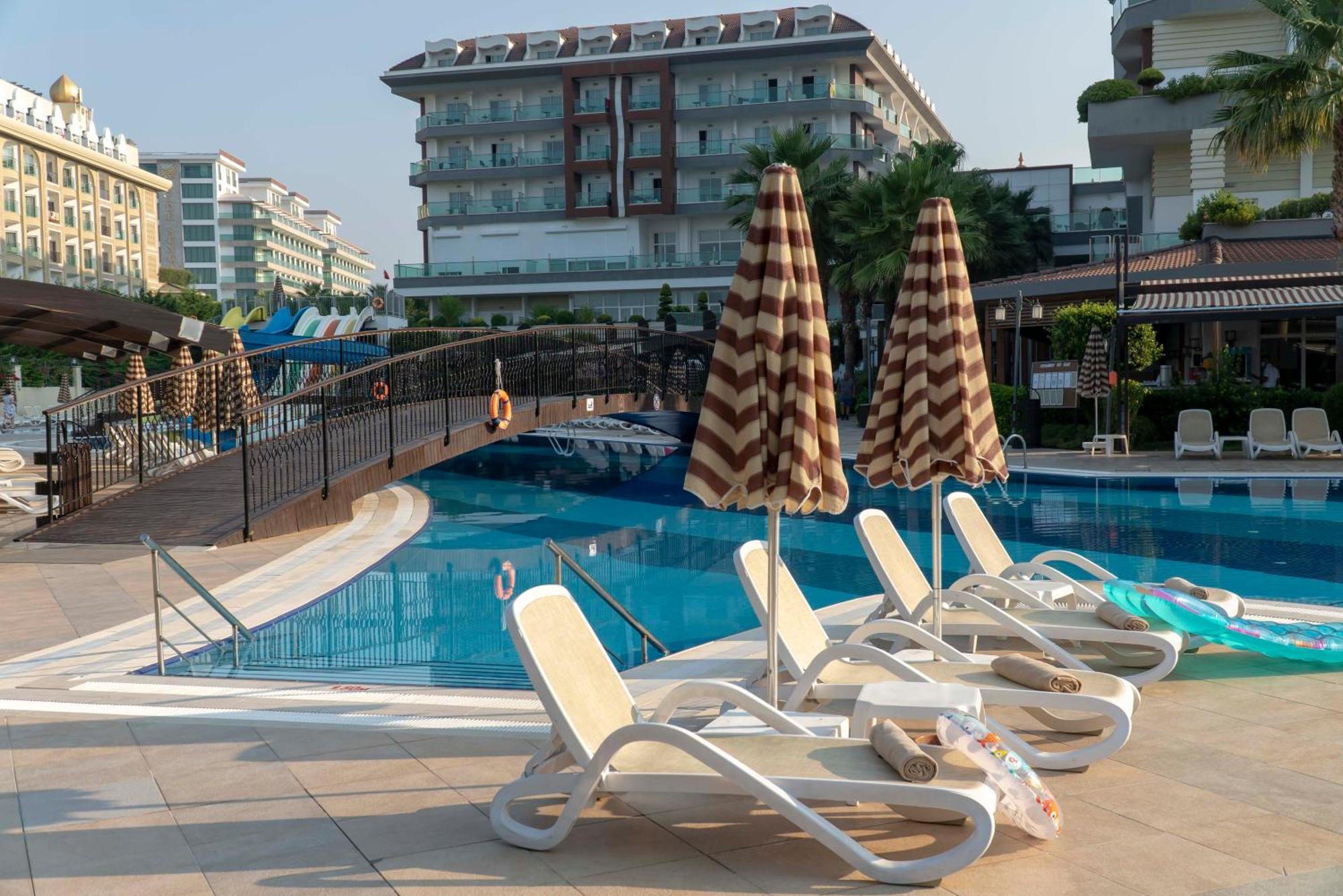 Adalya Ocean Deluxe Hotel Side Exterior photo