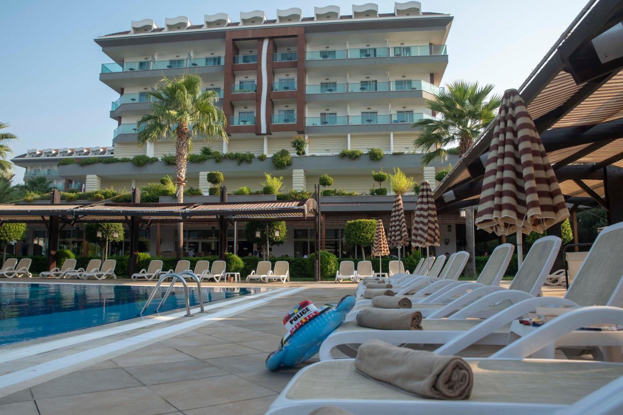 Adalya Ocean Deluxe Hotel Side Exterior photo